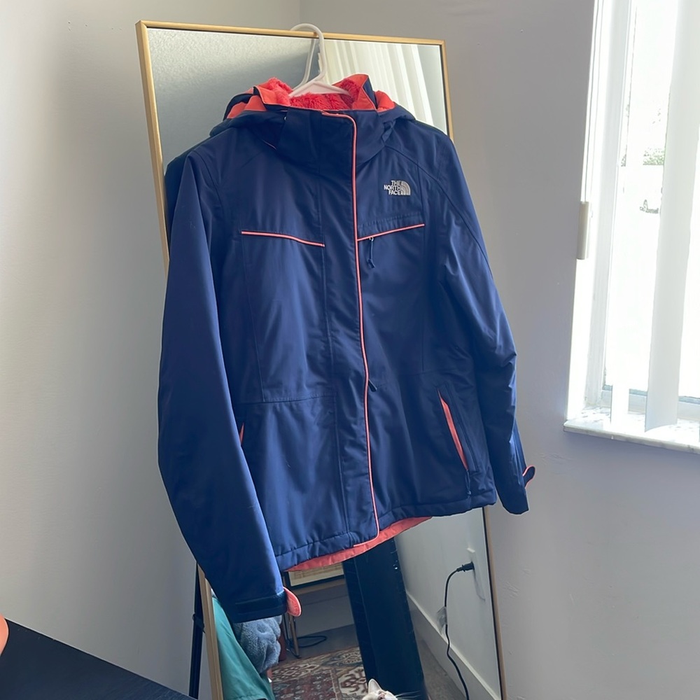 NWOT The North Face women’s blue and pink winter coat